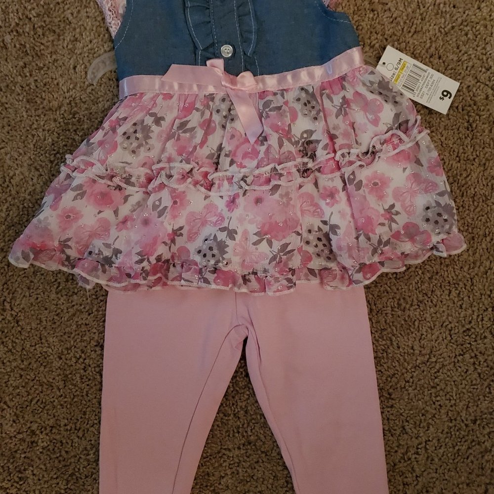 Baby girl outfits in size 6/9 M.  New with tags.